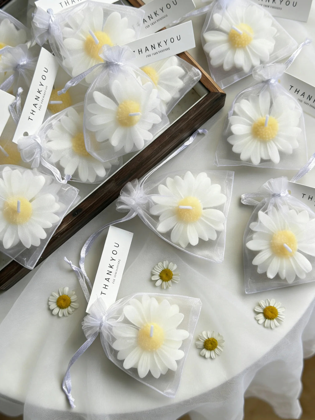 1pc/5pcs/10pcs Daisy Shaped Candles Set - Scented Soy Wax