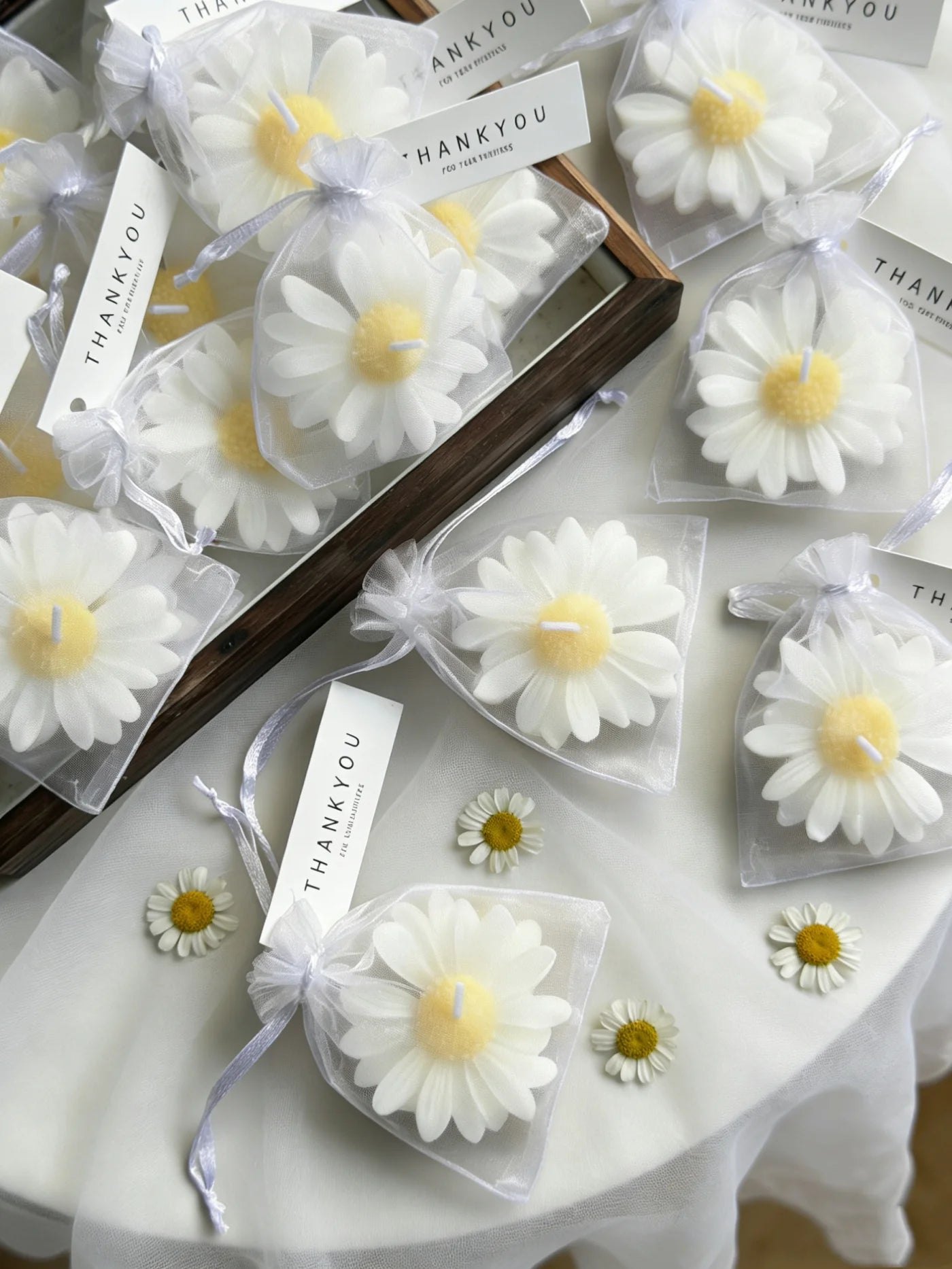 1pc/5pcs/10pcs Daisy Shaped Candles Set - Scented Soy Wax