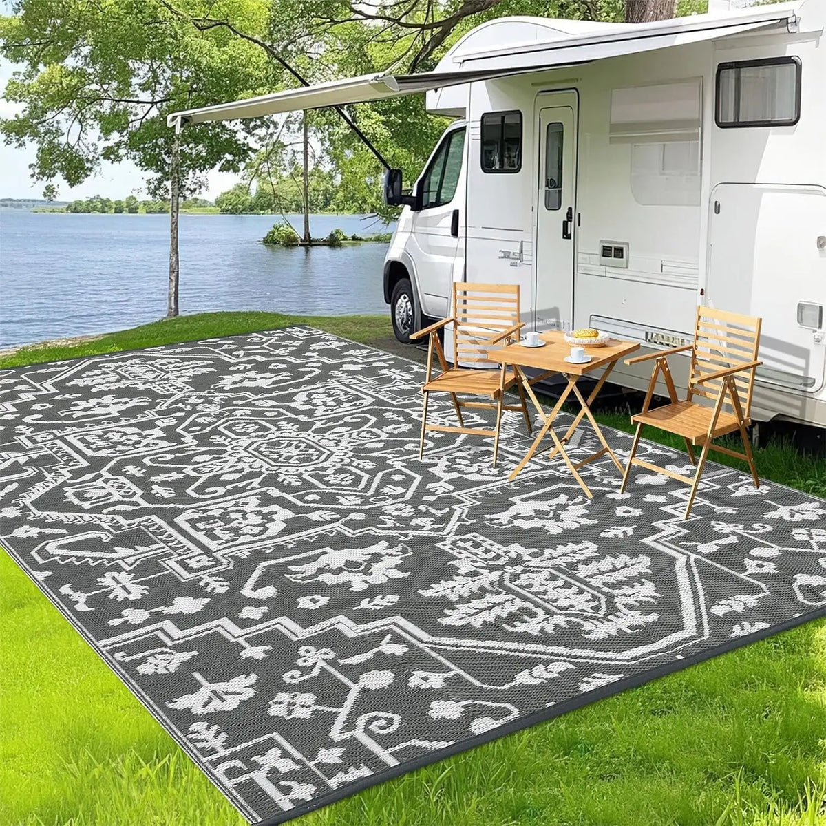 Waterproof and Durable Outdoor Area Rug Stain-Resistant